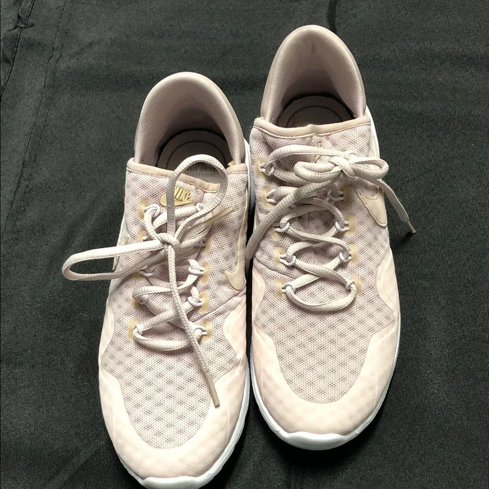 Nike Women's Soft Pink Mesh Sneakers